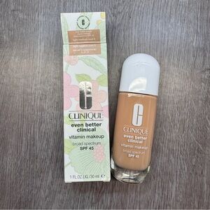 Clinique Even Better Clinical Vitamin Makeup Foundation SPF45 Light Med Cool 3
